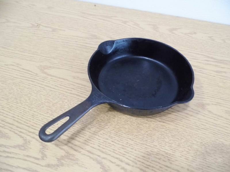 Griswold Cast Iron Frying Pan