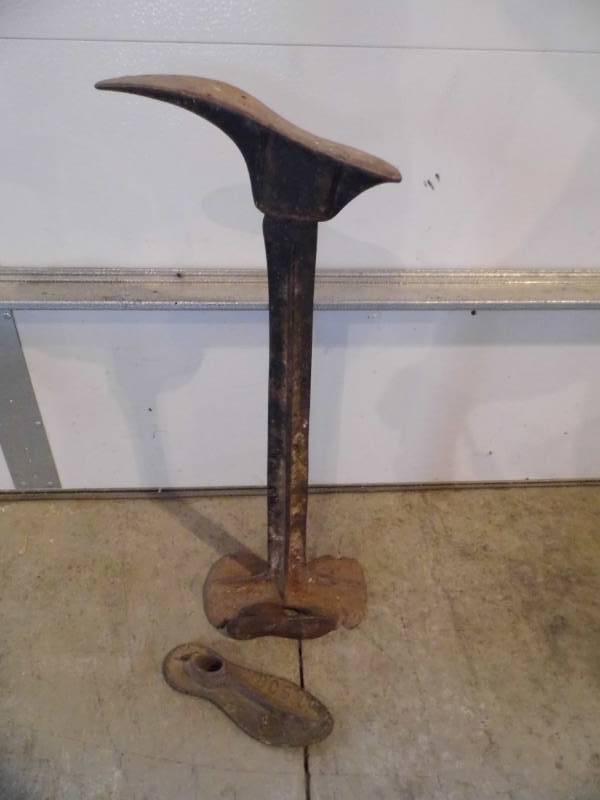 Cobbler Stand