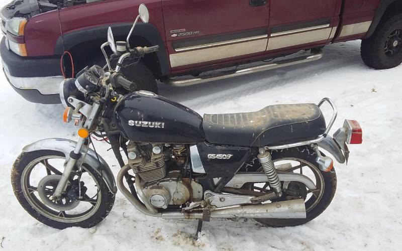 lot 9 image: 1981 Suzuki GS-450T Motorcycle  Vin# JS1GL52A1B2102353 Engine #GS450-145630 License Plate # 19263 Feb