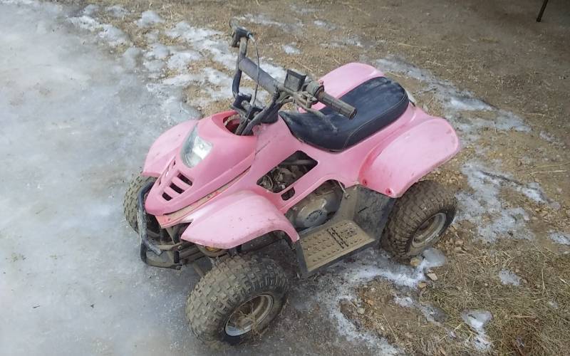 lot 12 image: Loncin 4-Wheeler Kids For Parts Or Repair