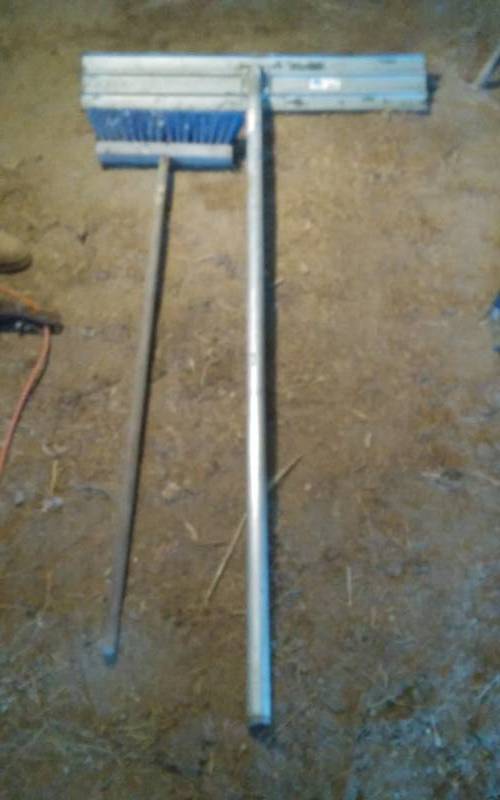 lot 27 image: 45 Inch Magnesium Bull Float & Heavy Duty Broom