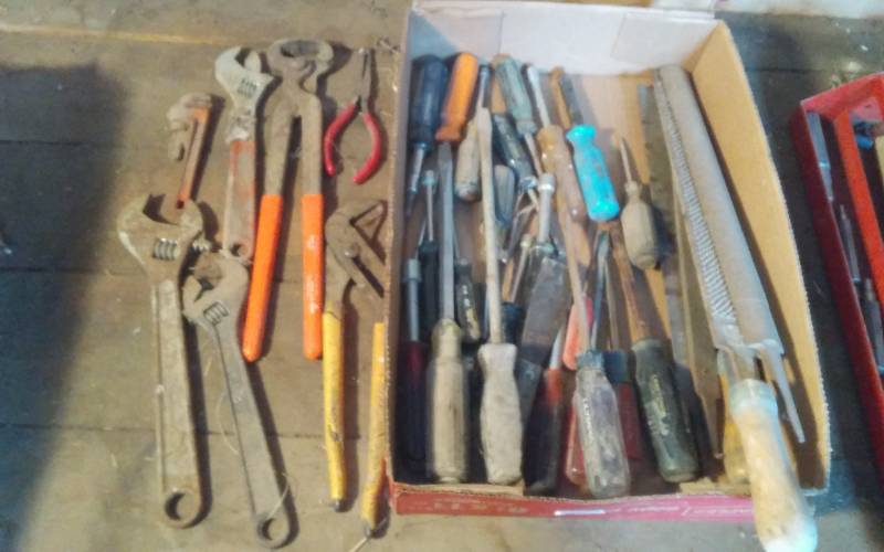 lot 38 image: Lot of Hand Tools