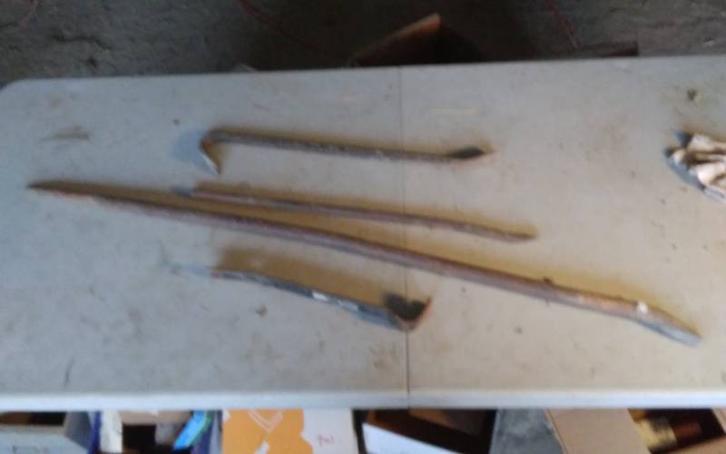 lot 62 image: Lot Of Pry Bars