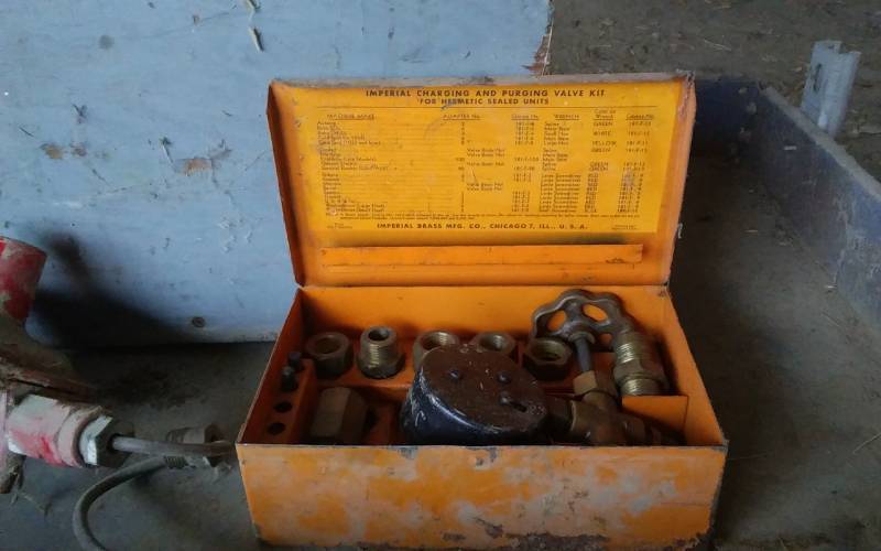 lot 79 image: Imperial Charging & Purging Valve Kit With Case & Accessories