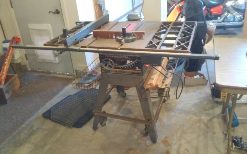 lot 117 image: Craftsman 3 Hp. 10 Inch Belt Drive Table Saw