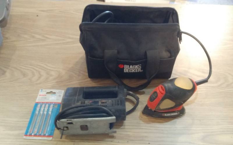 lot 124 image: Black & Decker Palm Sander, Jig Saw With Bag