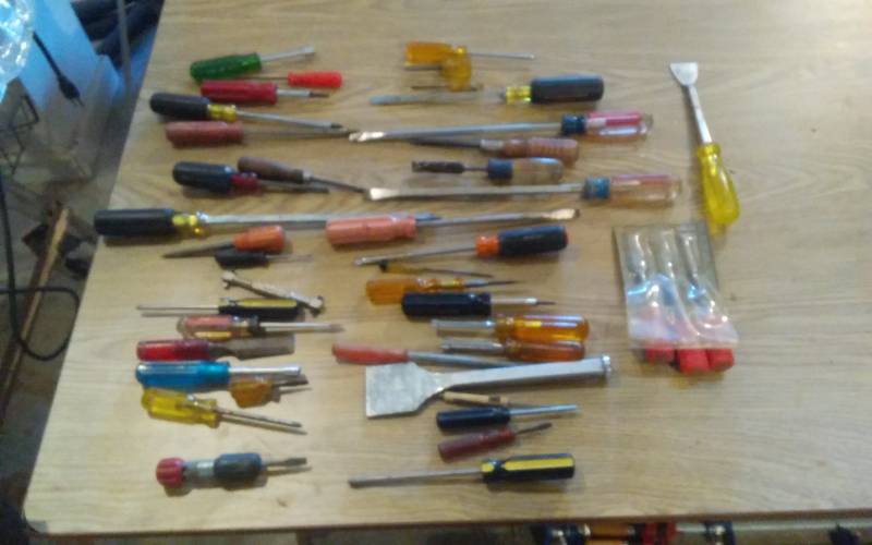 lot 133 image: Lot Of Assorted Screwdrivers, Chisels, Nut Drivers