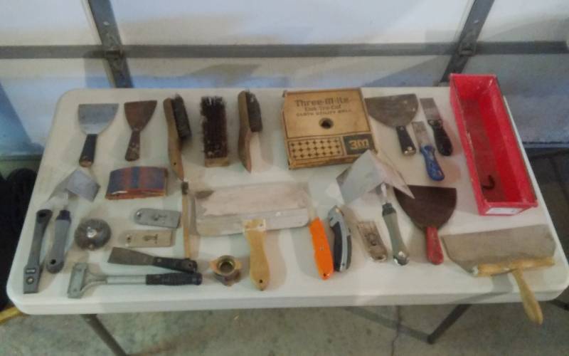 lot 137 image: Brushes, Utility Knives, Sanders, Putty Knives, Related