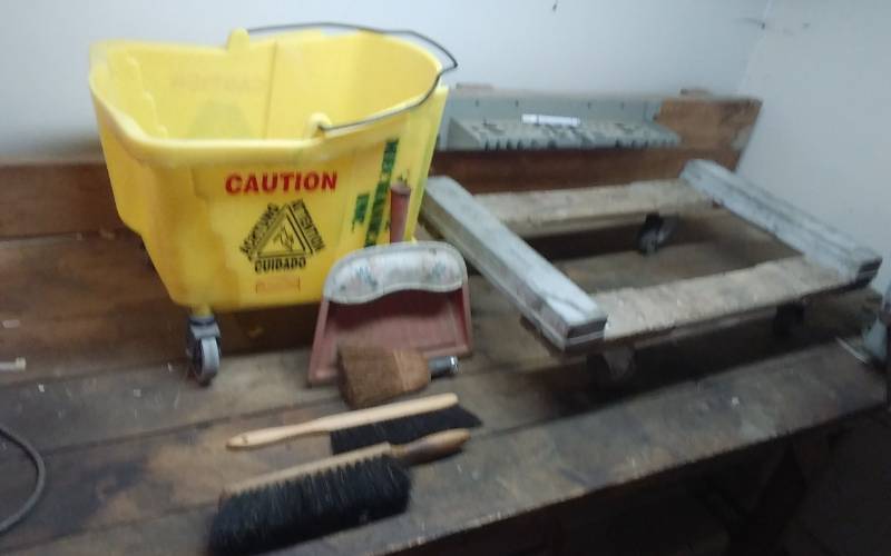 lot 152 image: Mop Bucket With Brushes & Castered Dolly