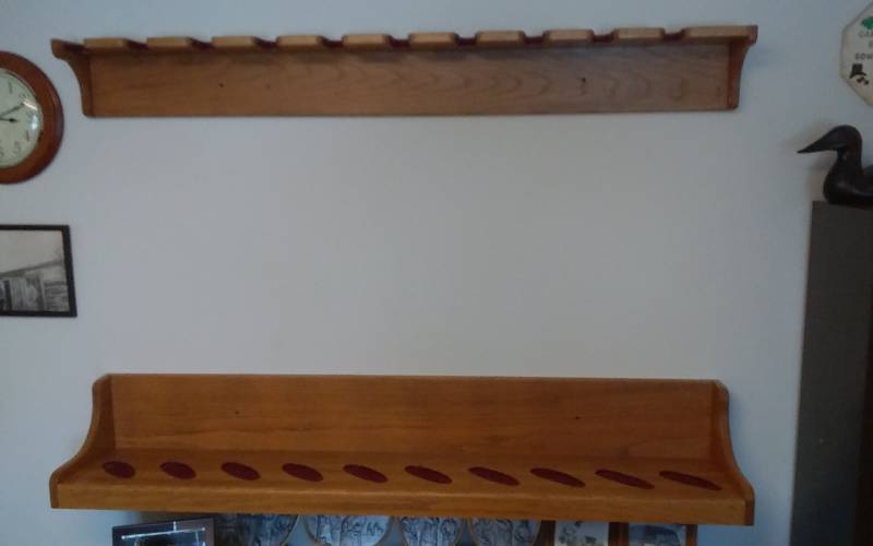 lot 168 image: 2-Piece Oak Wall Gun Rack 58 Inches For 10 Guns