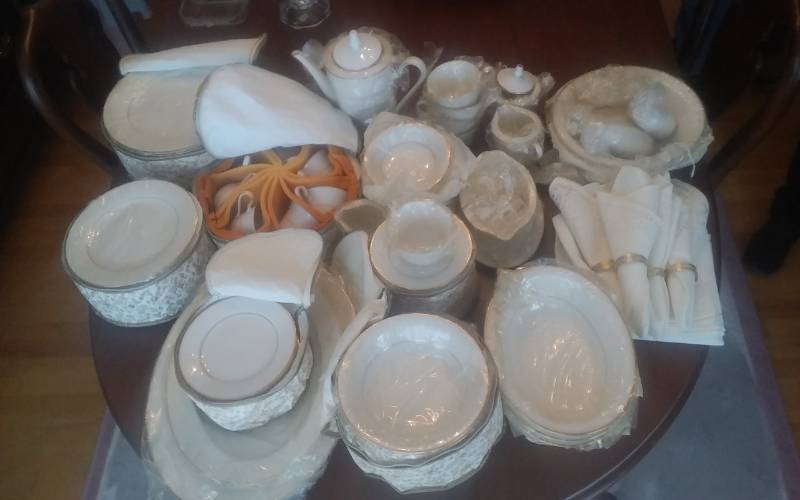 lot 188 image: Nortake Ivory China Tulane Pattern Service For 12