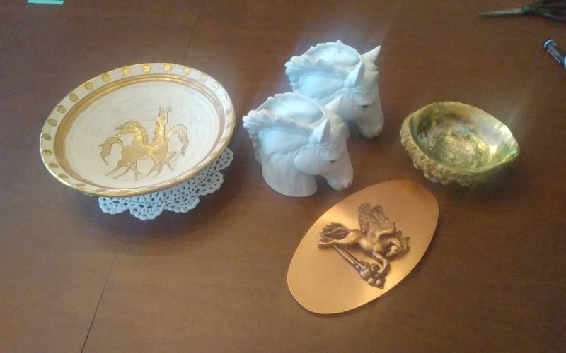 lot 193 image: Pair Porcelain Horse Vases, Italy Bowl. Winged Horse Art, Sea Shell Bowl