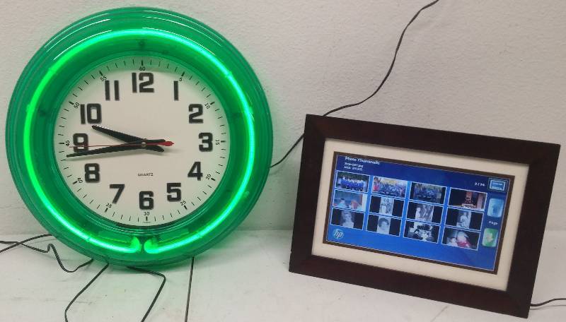 lot 67 image: HP Digital Picture Fram and Neon Wall Clock, tested as-working