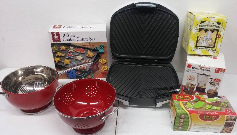 lot 73 image: Kitchen Appliances, Gadgets and Tools