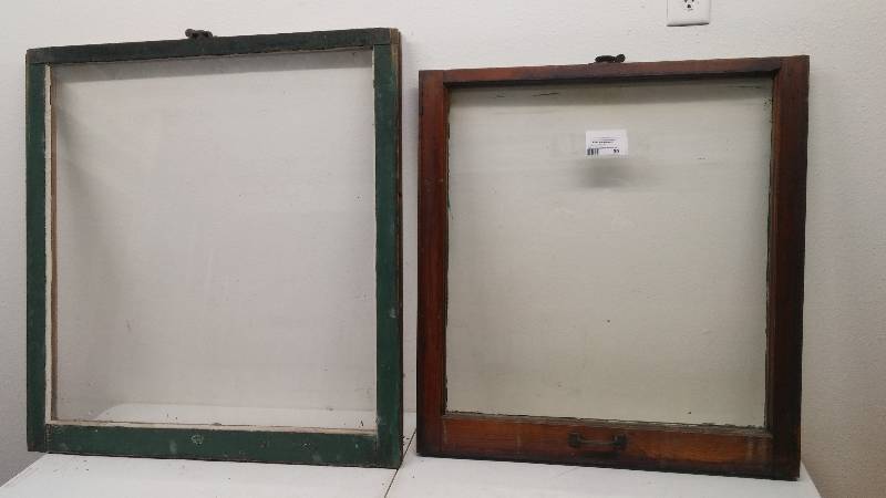 lot 99 image: Antique Leaded Window Sash Set 28x30, 32x34