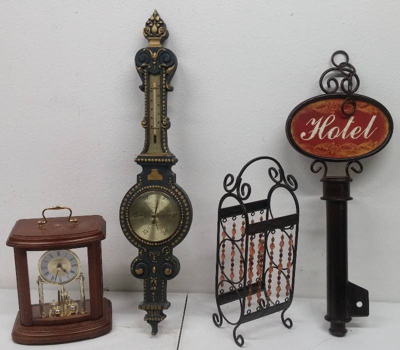 lot 105 image: Home Dcor Items