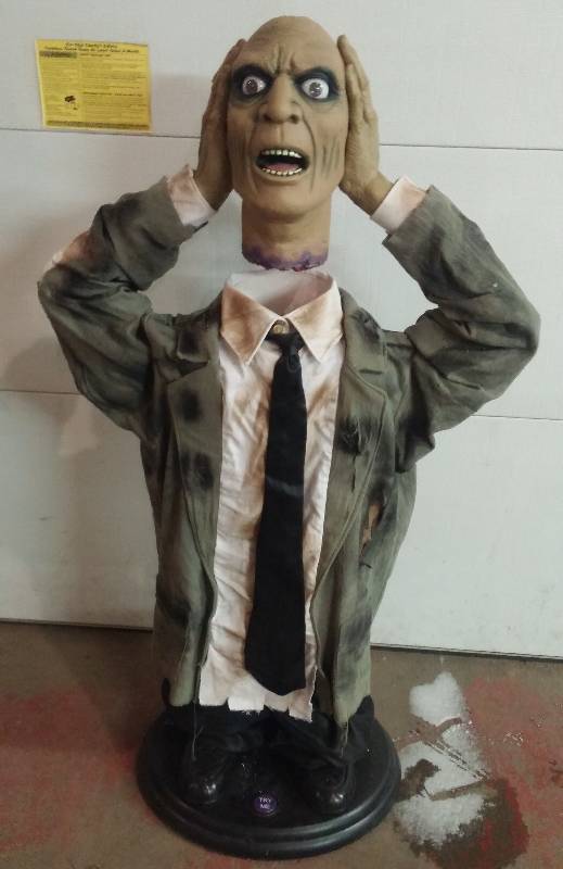 lot 114 image: 6 tall Animetronic Haloween Headless Man
