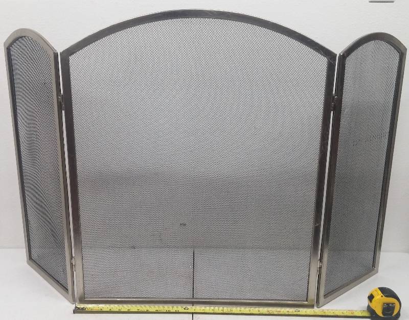 lot 135 image: Fireplace Guard Screen