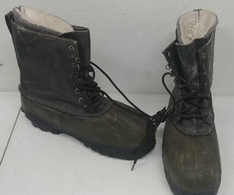 lot 34 image: Heavy Duty Water Proof Winter Boots Size 11