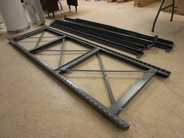 COMMERCIAL SHELVING UNIT