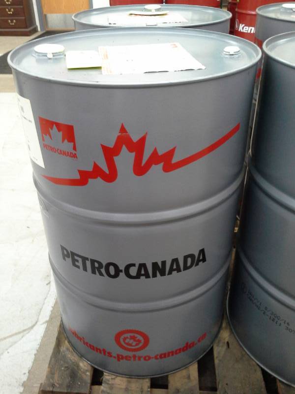 lot 529 image: One Drum of Petro-Canada Compro XL-S 32 Compressor Fluid