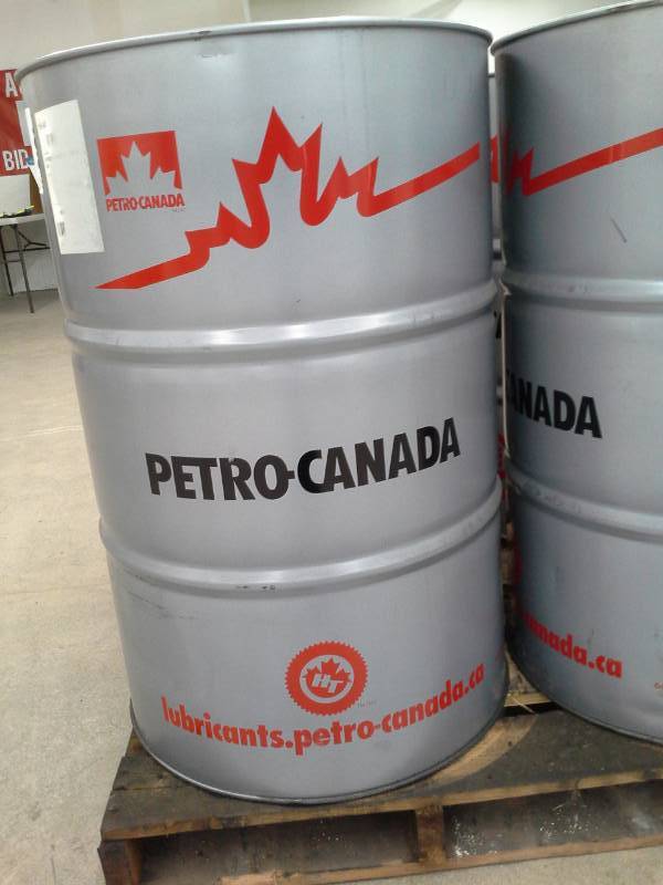 lot 528 image: One Drum of Petro-Canada Compro XL-S 32 Compressor Fluid