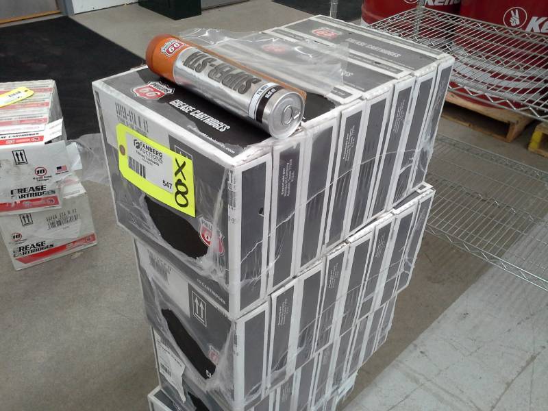 lot 547 image: 8 Cases of Phillips 66 Super STA 1% Moly Grease NLGI #2