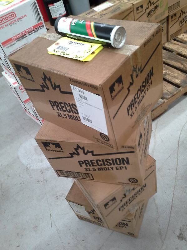 lot 556 image: 12 Cases of Petro-Canada Precision XL 5 Moly EP1 Premium Heavy Duty EP Grease