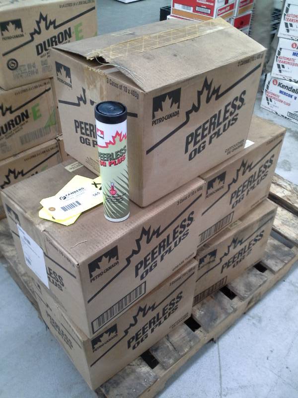 lot 565 image: 15 Cases of Petro-Canada Peerless OG Plus Premium Water Resistant EP Grease