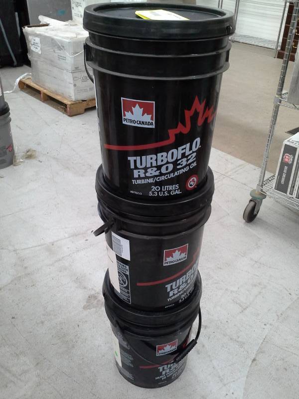 lot 574 image: 3 Pails of Petro-Canada Turboflor R&O 32 TurbineCirculating Oil
