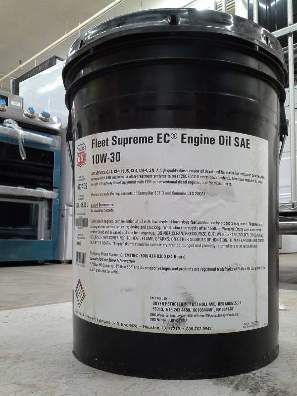 lot 579 image: One Pail of Phillips 66 Fleet Supreme EC Diesel Engine Oil SAE 10W-30