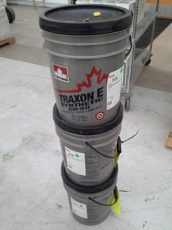 lot 585 image: 3 Pails of Petro-Canada Traxon E Synthetic CD-50 Synthetic Gear Lubricant