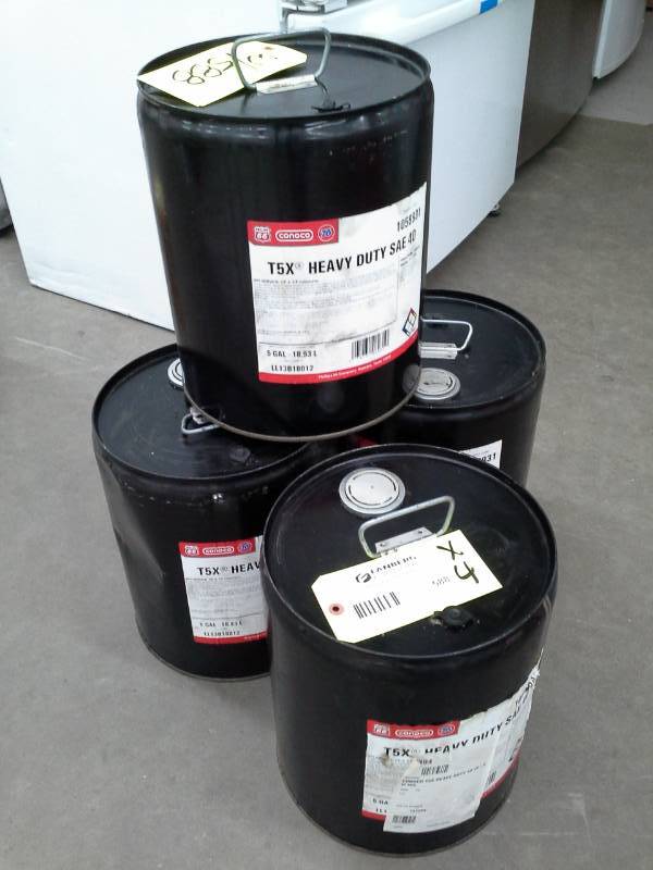 lot 588 image: 4 Metal Pails of  Phillips 66Conoco T5X Heavy Duty SAE 40 Engine Oil for 2-Stroke Diesel Engines