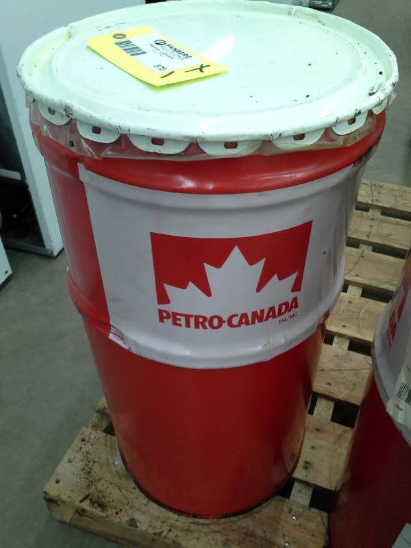lot 576 image: One Keg of Petro-Canada Precision XL 3 Moly EP2 Premium Multi-Application Grease