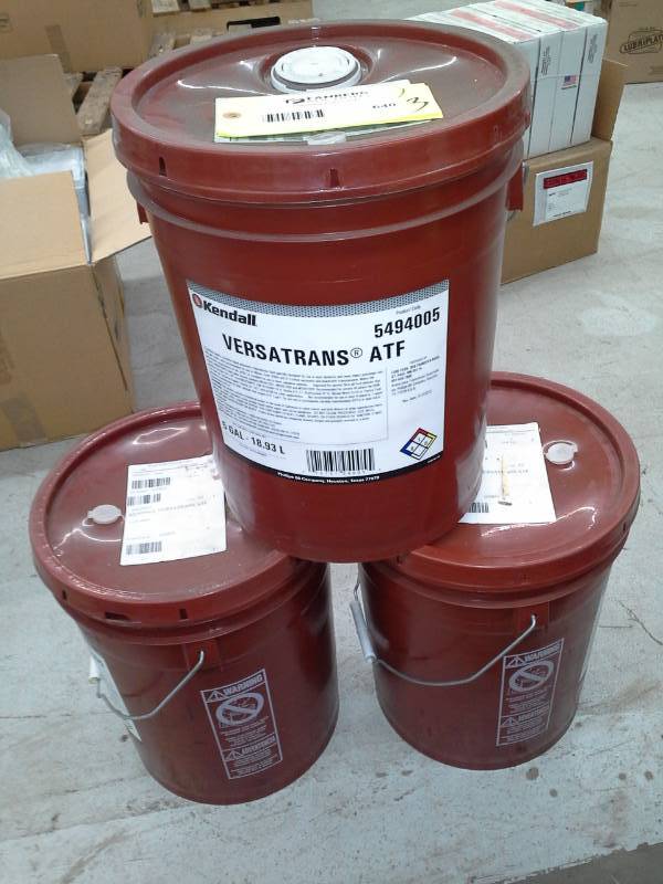 lot 640 image: Three Pails of Kendall Versatrans Automatic Transmission Fluid
