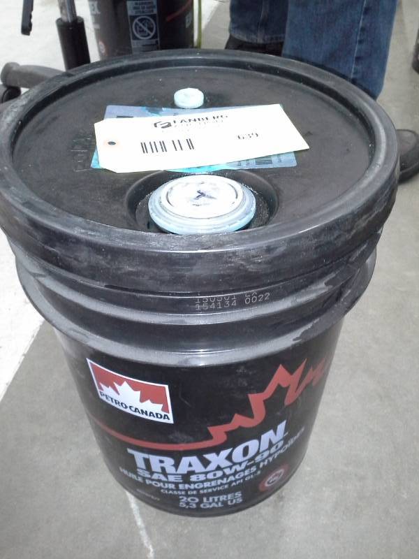 lot 639 image: One Pail of Petro-Canada Traxon SAE 80W-90