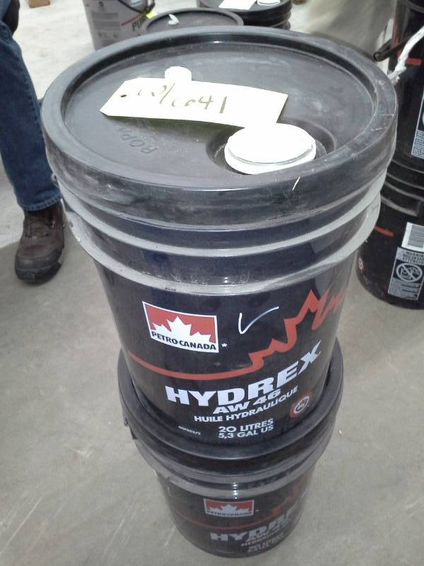 lot 641 image: Two Pails of Petro-Canada Hydrex AW 46