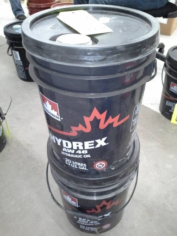 lot 642 image: Two Pails of Petro-Canada Hydrex AW 46