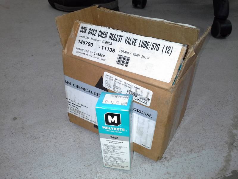 lot 652 image: 8 Tubes of Molykote 3452 Chemical Resistant Valve Grease