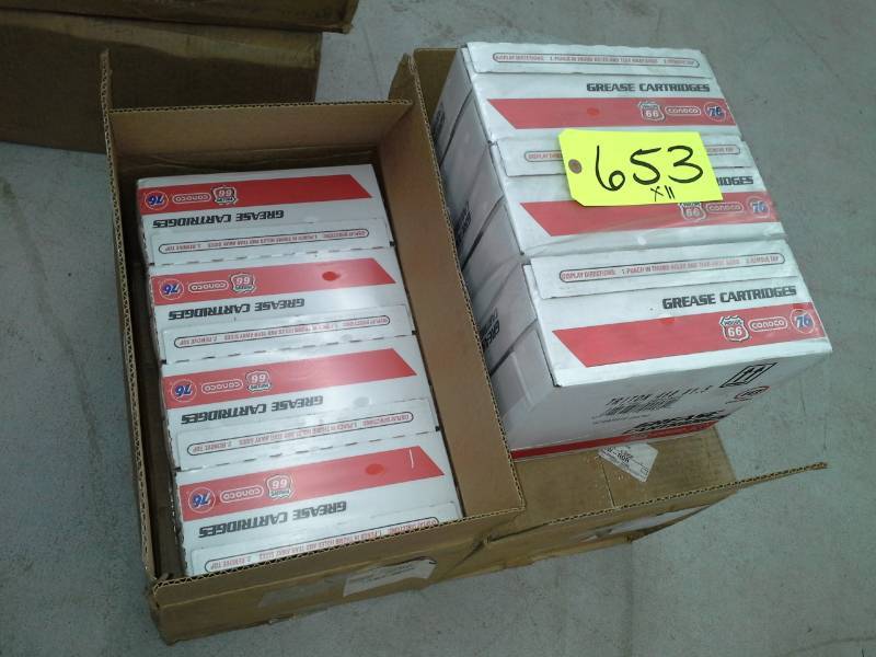 lot 653 image: 11 Cases of Phillips 66 Grease Cartridges