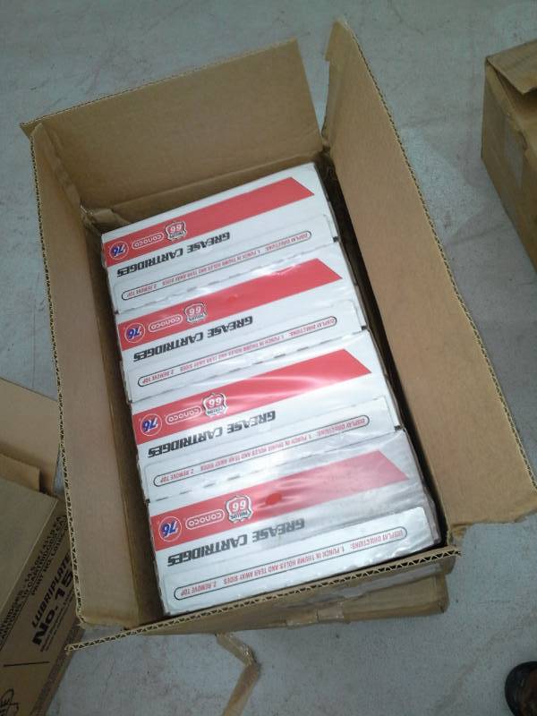 lot 654 image: 8 Cases of Phillips 66 Grease Cartridges