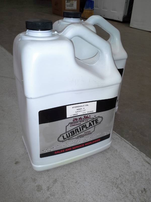 lot 671 image: 2 Gallon Jugs of Lubriplate HO-1 Hydraulic Oil