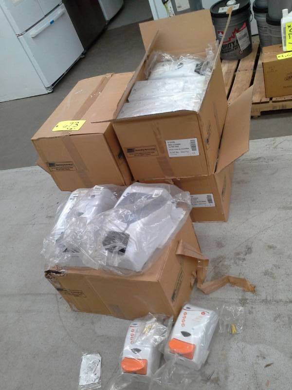 lot 673 image: 5 Cases of Soap Dispensers