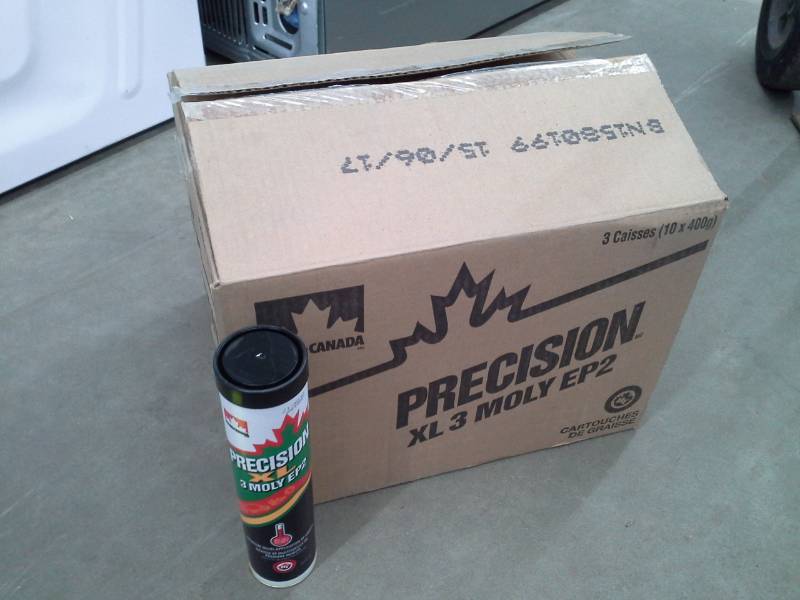 lot 675 image: Three Cases of Petro-Canada Precision XL 3 Moly EP 2 Grease