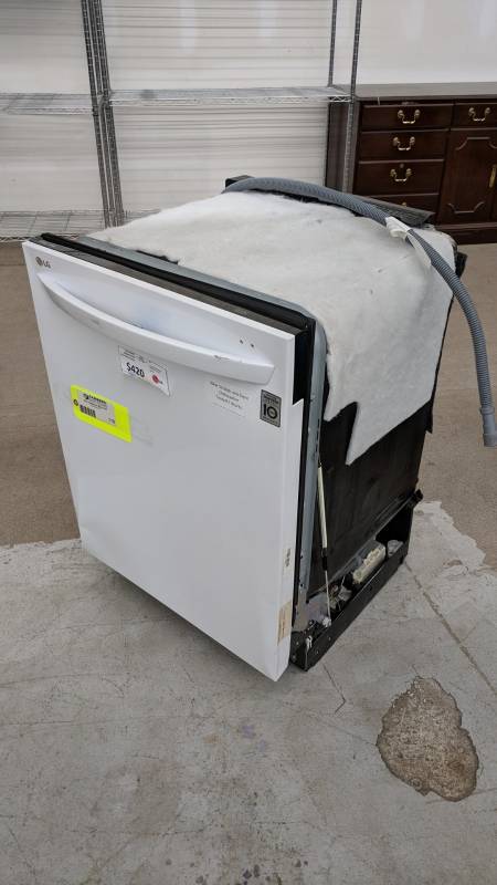 lot 118 image: LG 24-inch Top Control Three Rack 6-Cycle Dishwasher