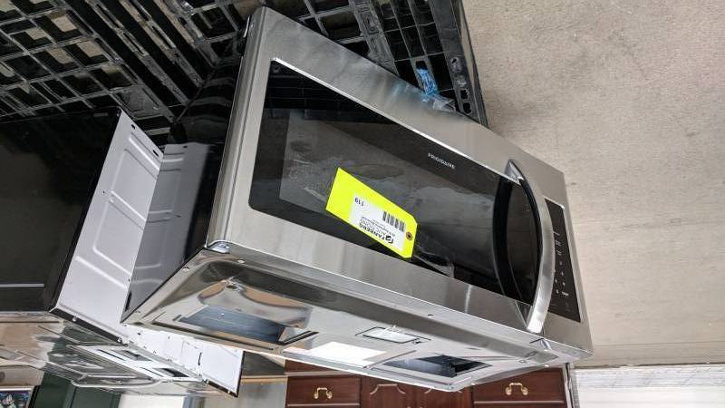 lot 119 image: Frigidaire Stainless Steel Microwave Oven