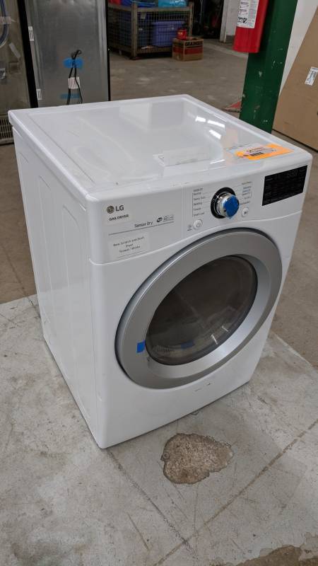 LG 7.4-cu.ft. Ultra Large Capacity Gas Clothes Dryer with Wrinkle Care and Sensor Dry