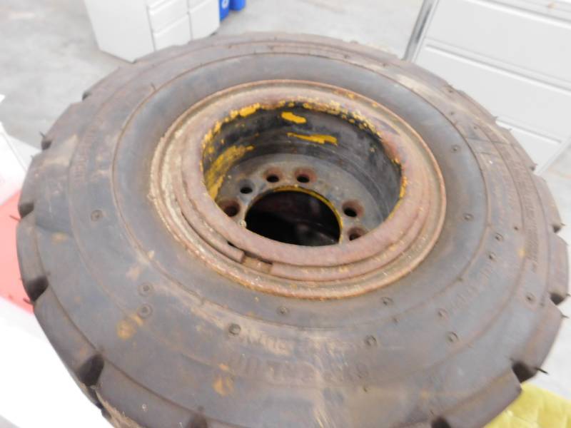 Air Forklift Tires on Multi Pattern Rims