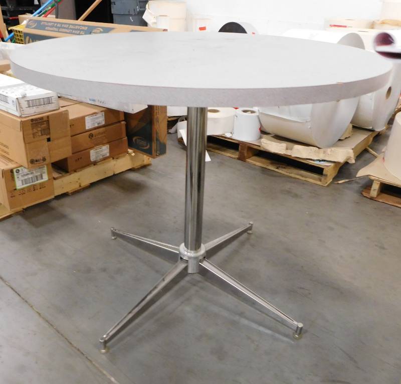 35 Round Commercial table