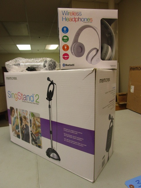 lot 313 image: HOME KARAOKE SYSTEM  WIRELESS HEADPHONES  MICROPHONE